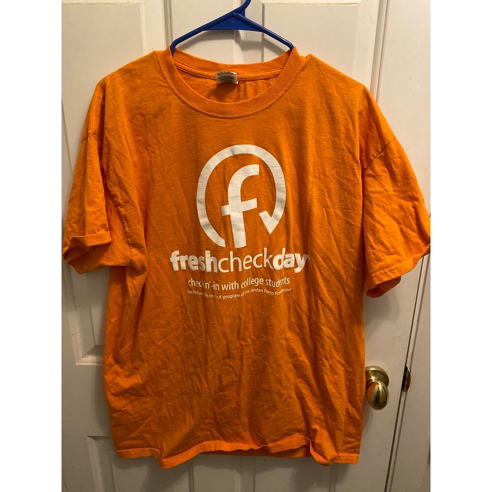 NWOT Fruit of the Loom Fresh Check Day Bentley University T-Shirt Men's XL